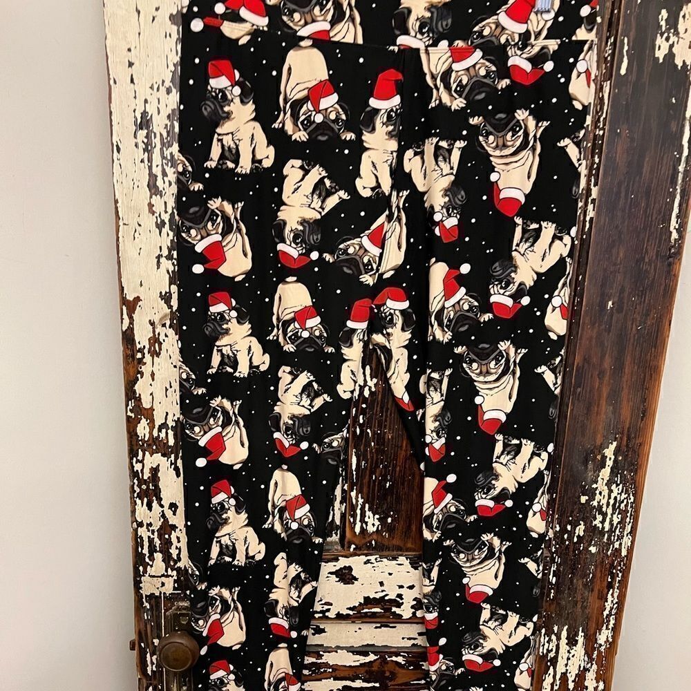 NWT women’s super soft pug Christmas Leggings. Size XL.